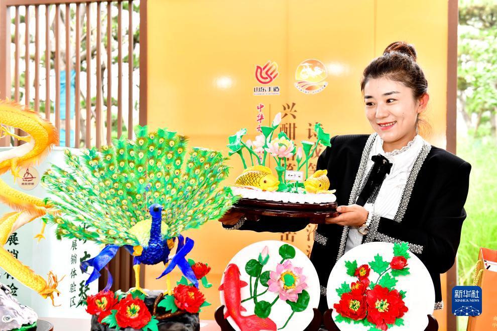 乐潮娱乐棋牌